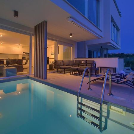 Villa Solis Lacus Modern Apartment - Private Heated Pool - Smart Tv Sky X - Free Parking Njivice Εξωτερικό φωτογραφία