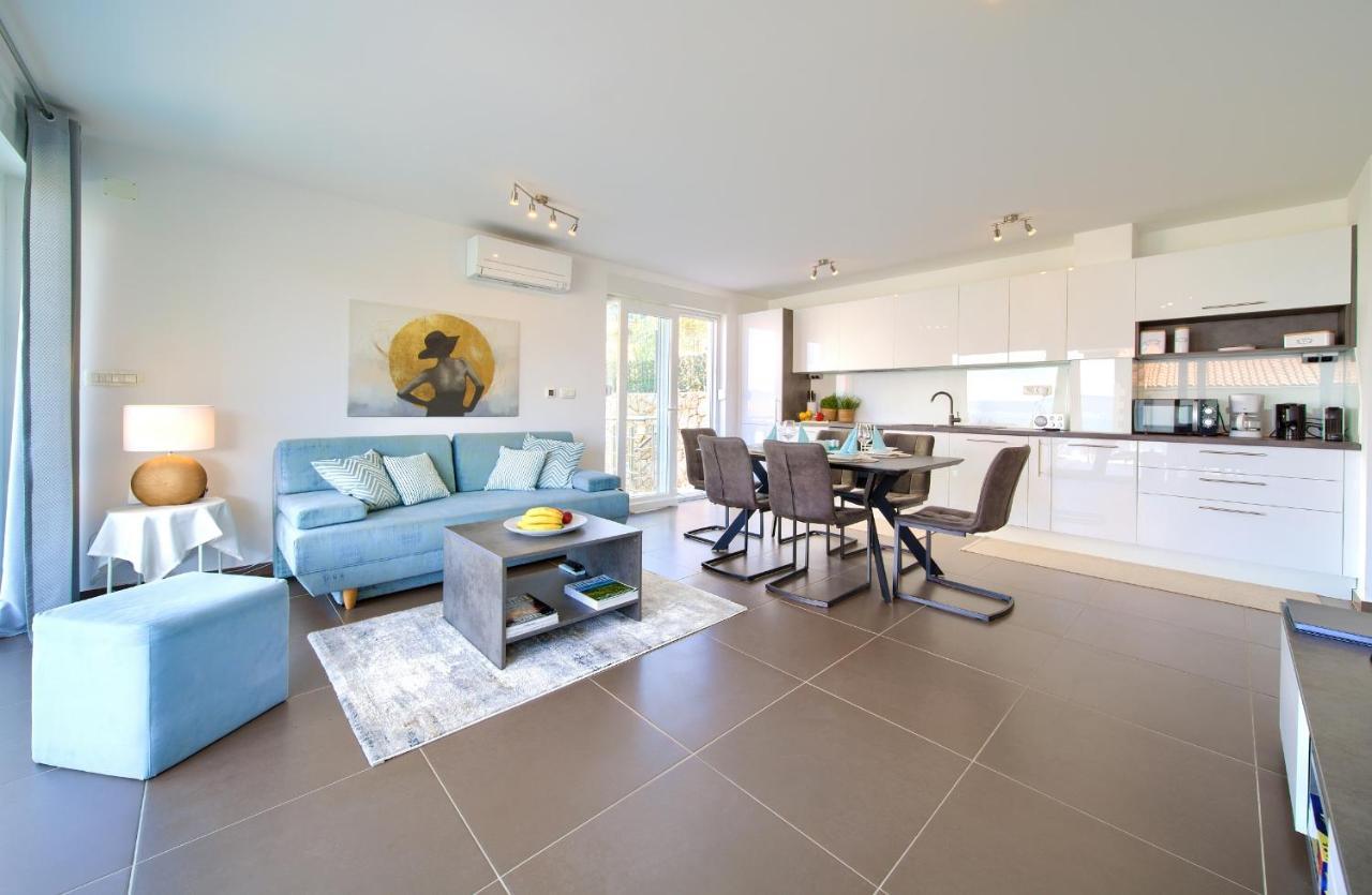 Villa Solis Lacus Modern Apartment - Private Heated Pool - Smart Tv Sky X - Free Parking Njivice Εξωτερικό φωτογραφία