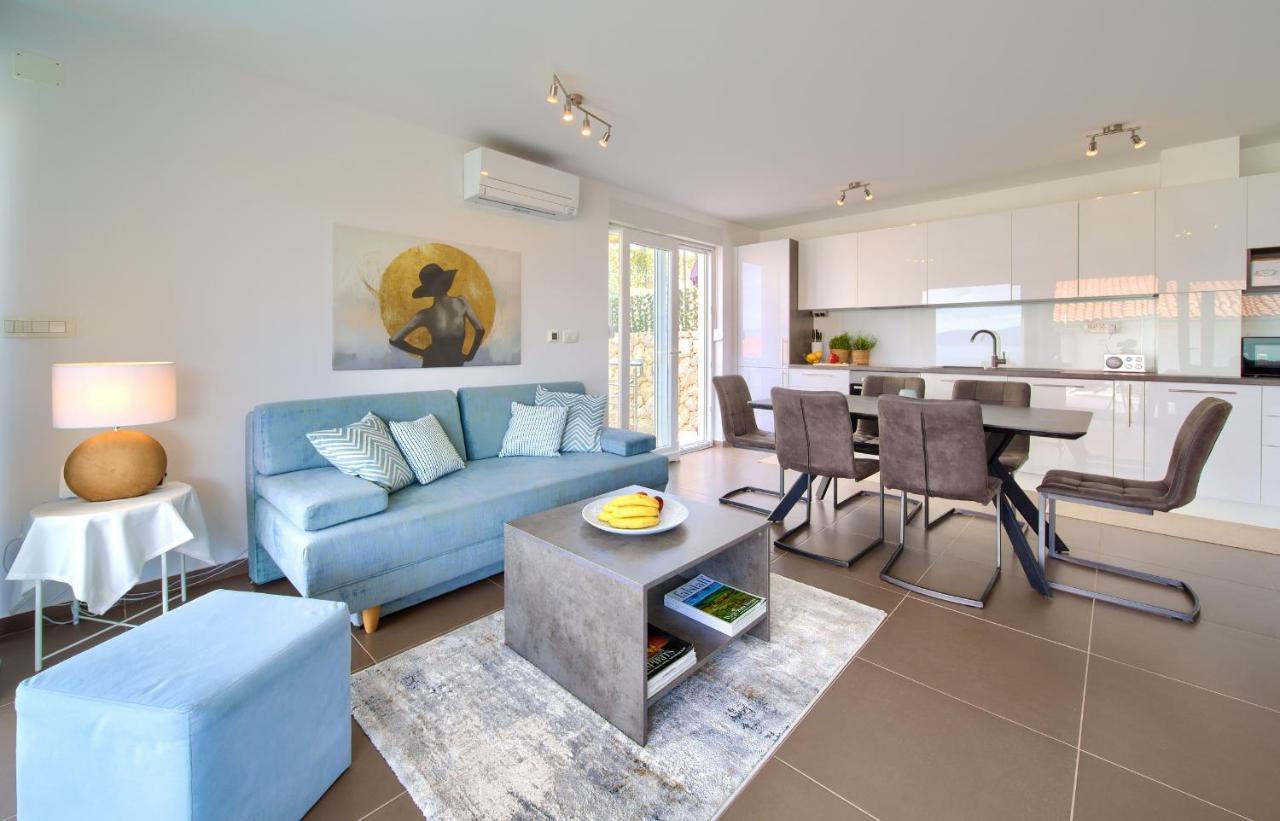 Villa Solis Lacus Modern Apartment - Private Heated Pool - Smart Tv Sky X - Free Parking Njivice Εξωτερικό φωτογραφία