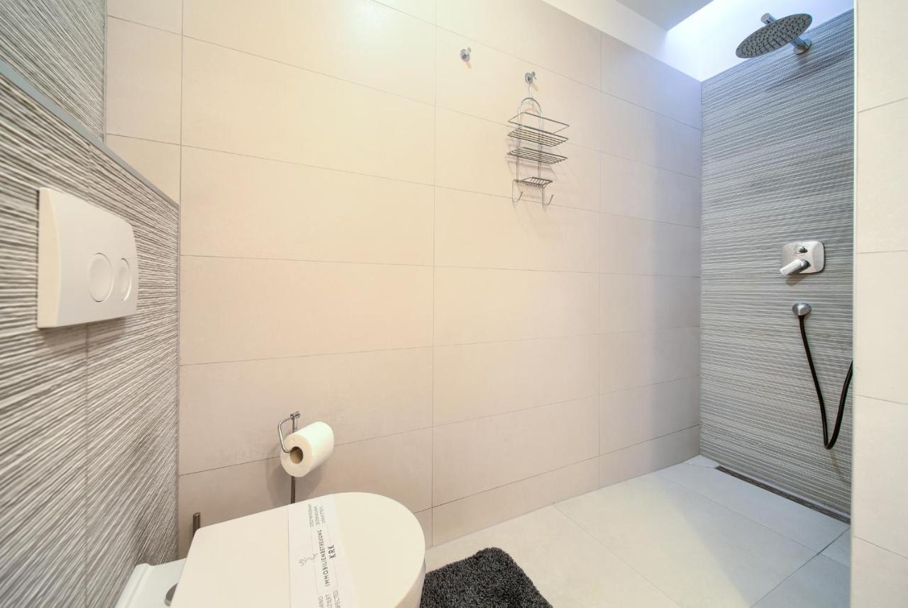 Villa Solis Lacus Modern Apartment - Private Heated Pool - Smart Tv Sky X - Free Parking Njivice Εξωτερικό φωτογραφία