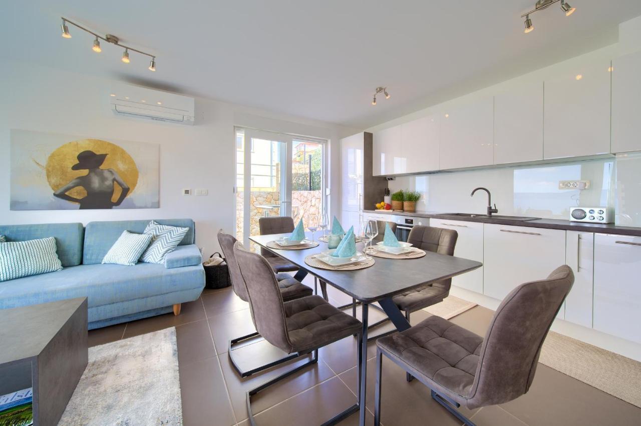 Villa Solis Lacus Modern Apartment - Private Heated Pool - Smart Tv Sky X - Free Parking Njivice Εξωτερικό φωτογραφία
