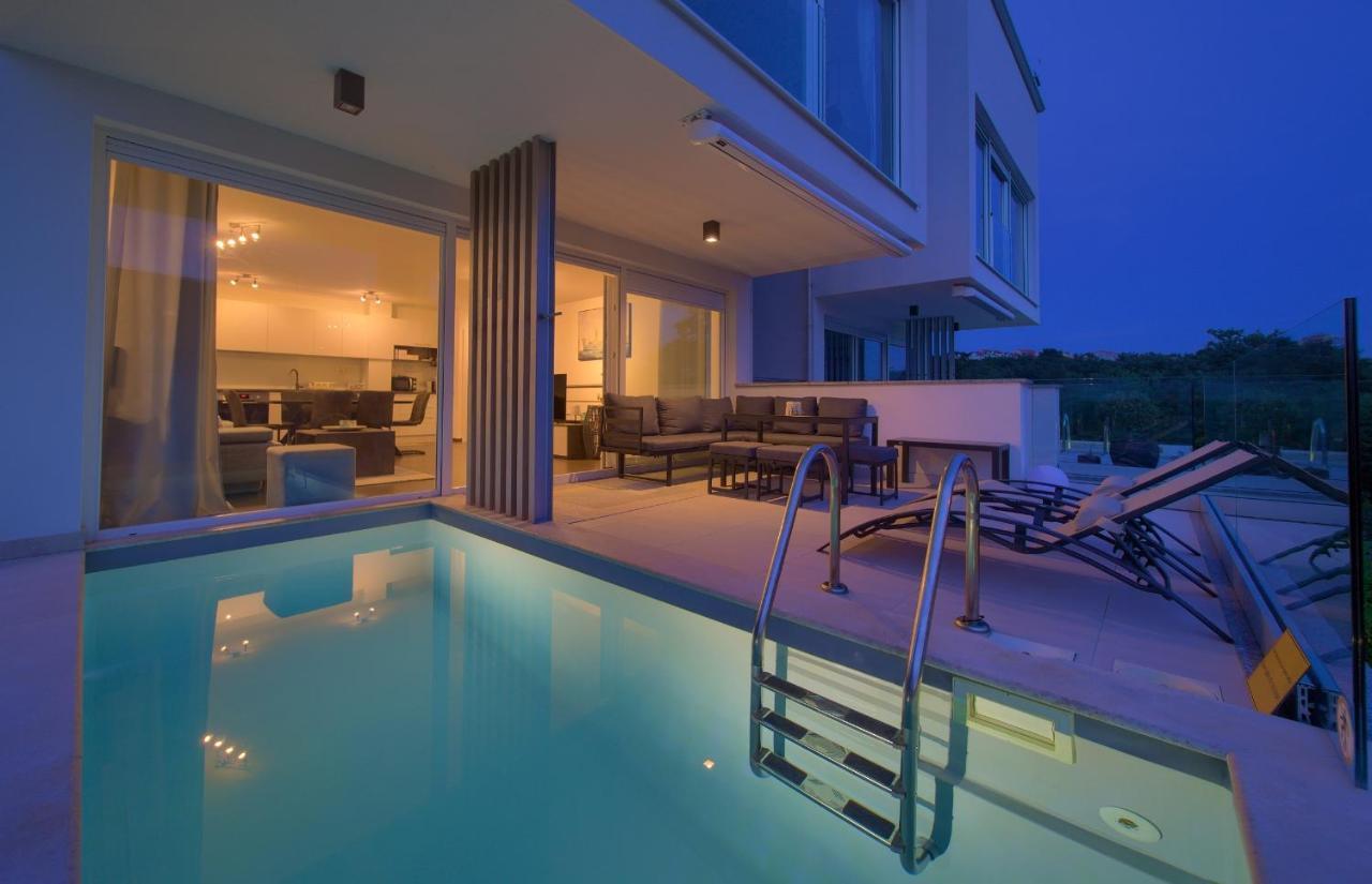 Villa Solis Lacus Modern Apartment - Private Heated Pool - Smart Tv Sky X - Free Parking Njivice Εξωτερικό φωτογραφία